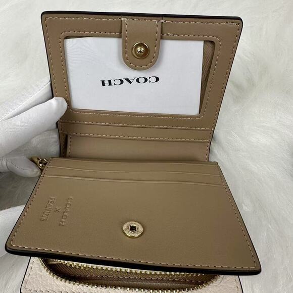 Coach X Peanuts Snap Wallet In Leather/Gold/Chalk Multi CBN36 NWT - Picture 3 of 5